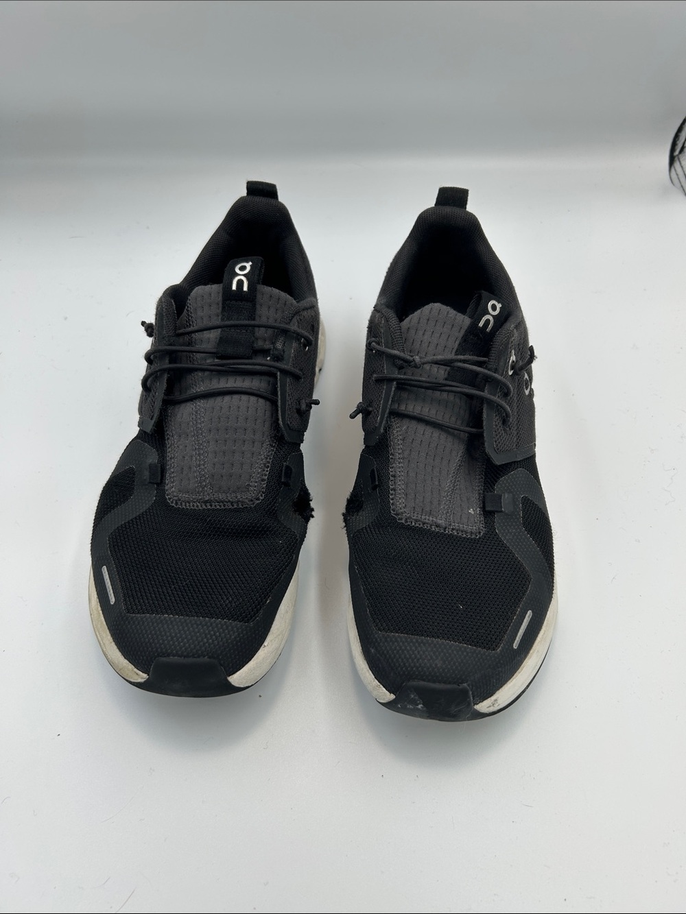 On Cloud 2.0 Youth Size 6 Black White Running Shoes | Women’s 7.5 Equivalent